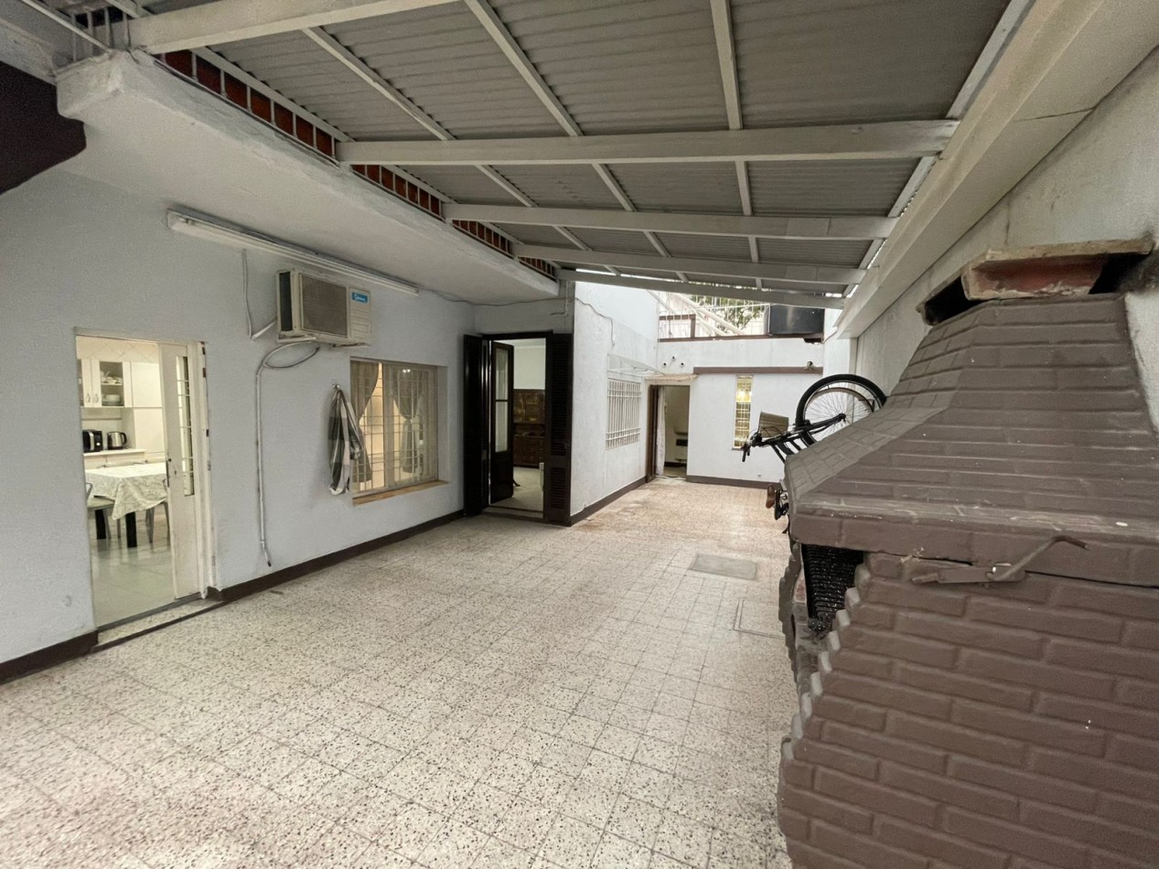 Divina!! casa 4 ambientes con local al frente en inmejorable zona
