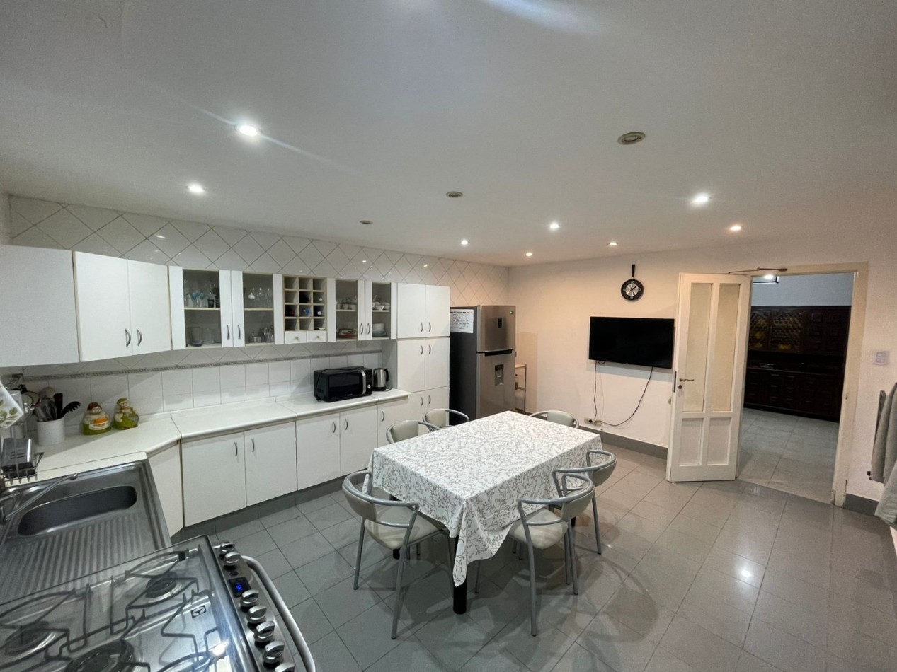 Divina!! casa 4 ambientes con local al frente en inmejorable zona
