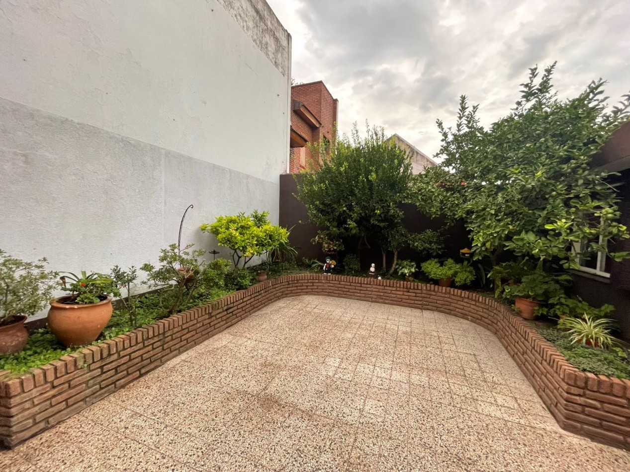 Divina!! casa 4 ambientes con local al frente en inmejorable zona