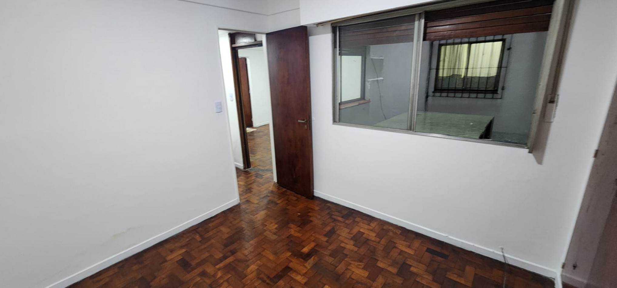 Amplio 3 ambientes cocina y baño a nuevo APTO PROFESIONAL