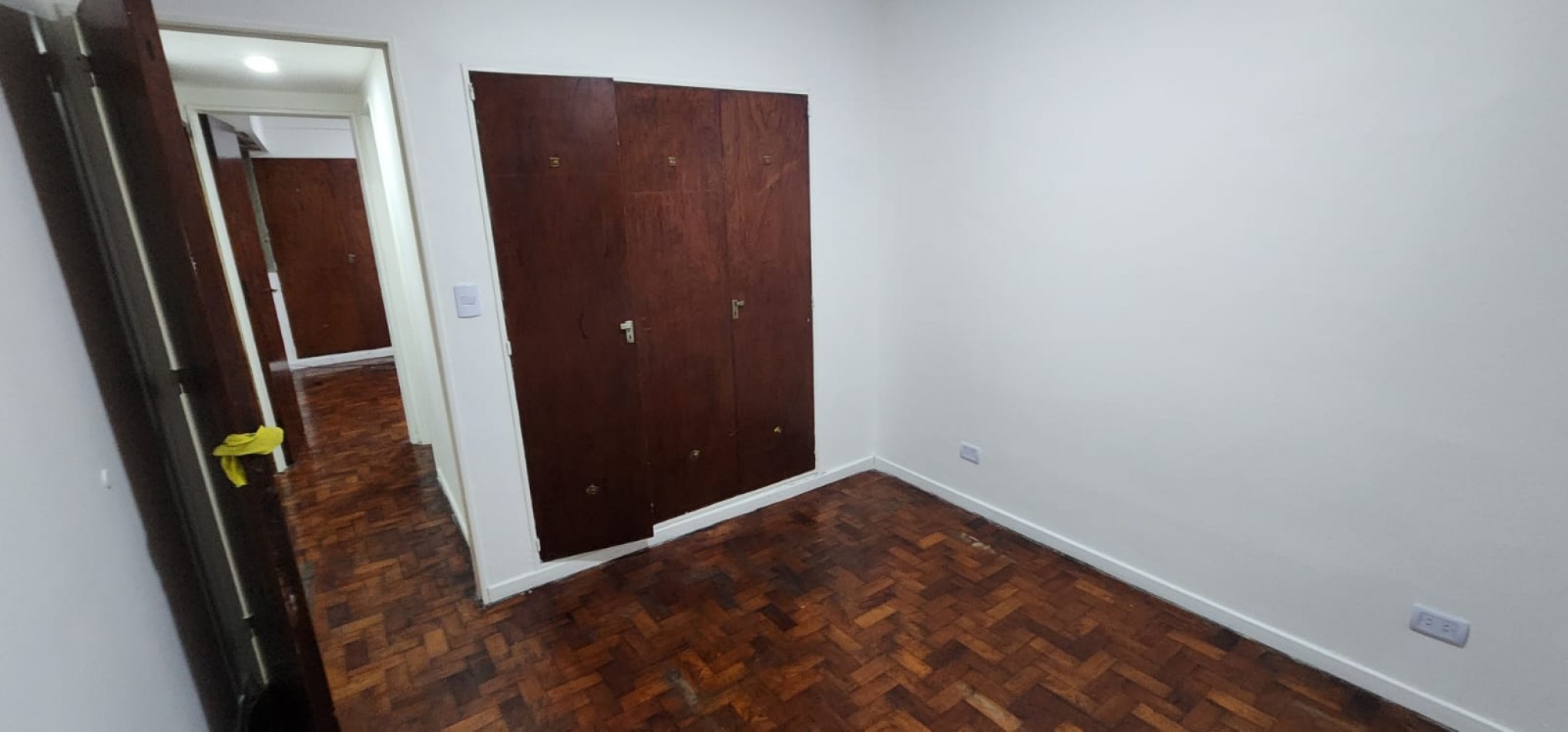 Amplio 3 ambientes cocina y baño a nuevo APTO PROFESIONAL