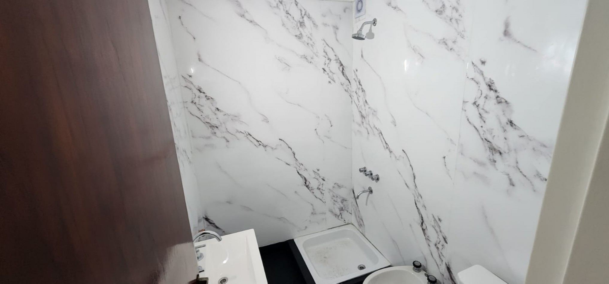 Amplio 3 ambientes cocina y baño a nuevo APTO PROFESIONAL