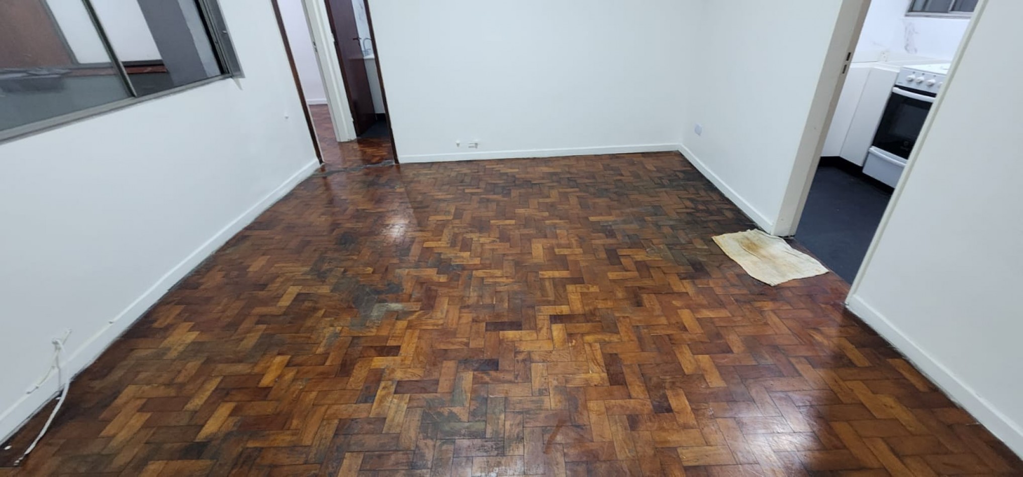 Amplio 3 ambientes cocina y baño a nuevo APTO PROFESIONAL