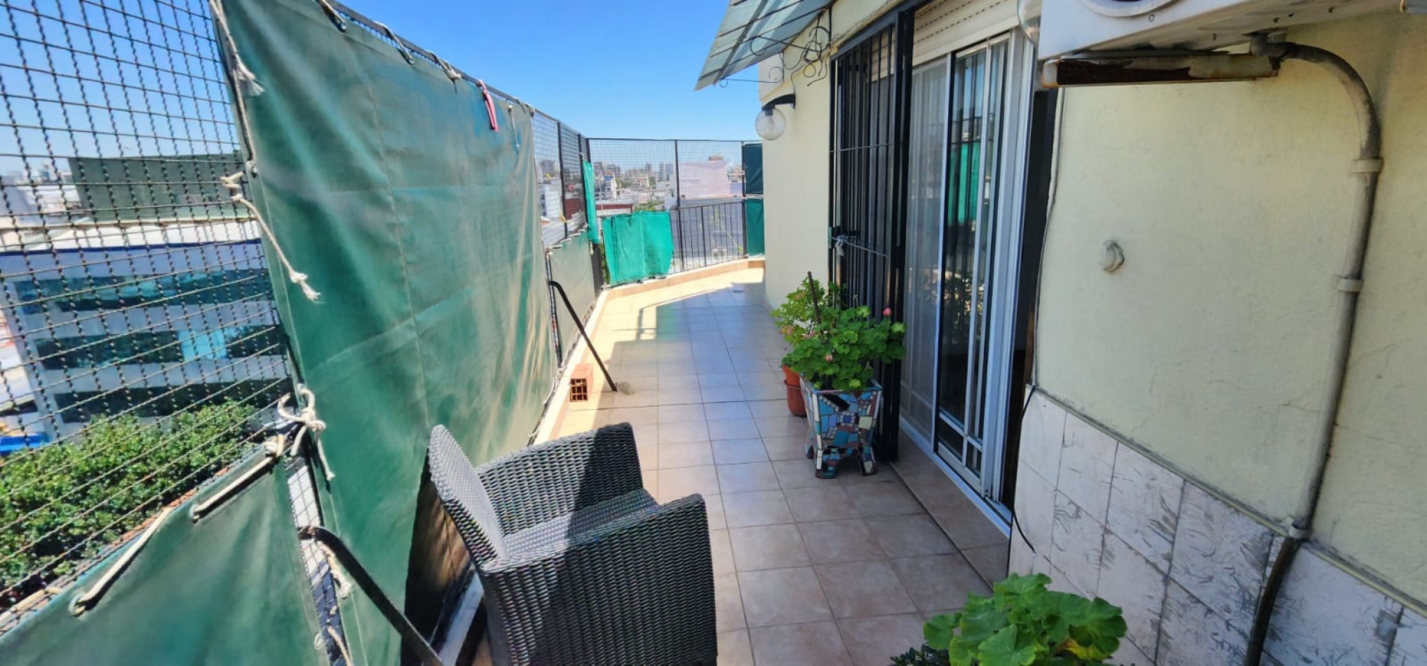 Divino 3 amb al frente con gran balcon terraza Gran recepcion Cocina soñada 2 bños inmaculado estado