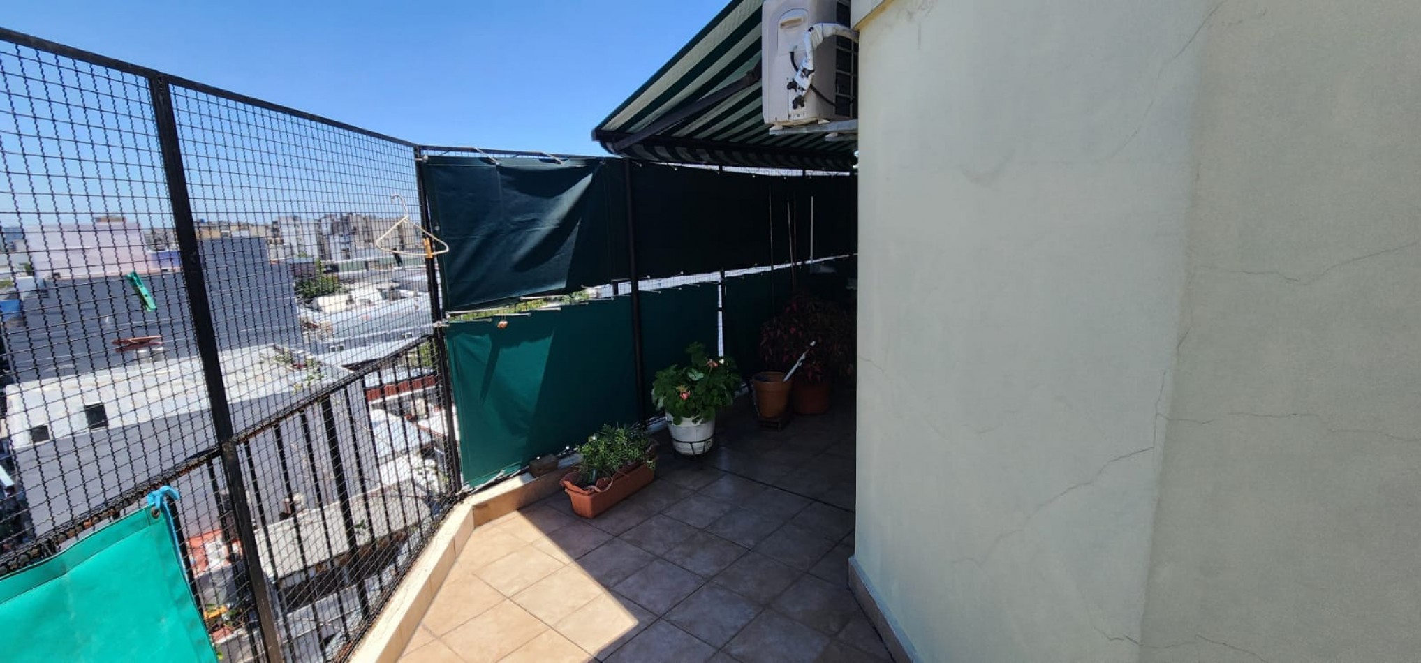 Divino 3 amb al frente con gran balcon terraza Gran recepcion Cocina soñada 2 bños inmaculado estado