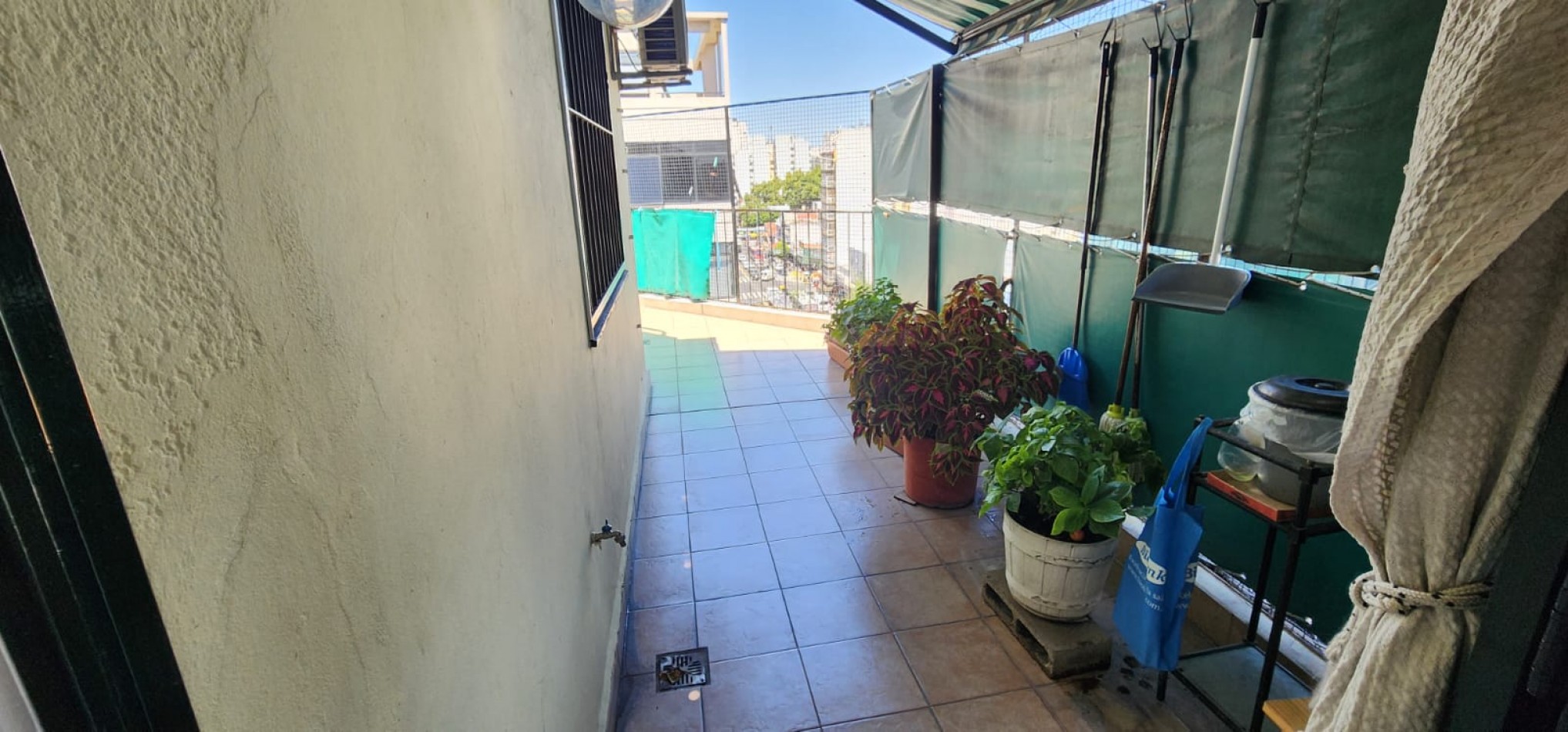 Divino 3 amb al frente con gran balcon terraza Gran recepcion Cocina soñada 2 bños inmaculado estado