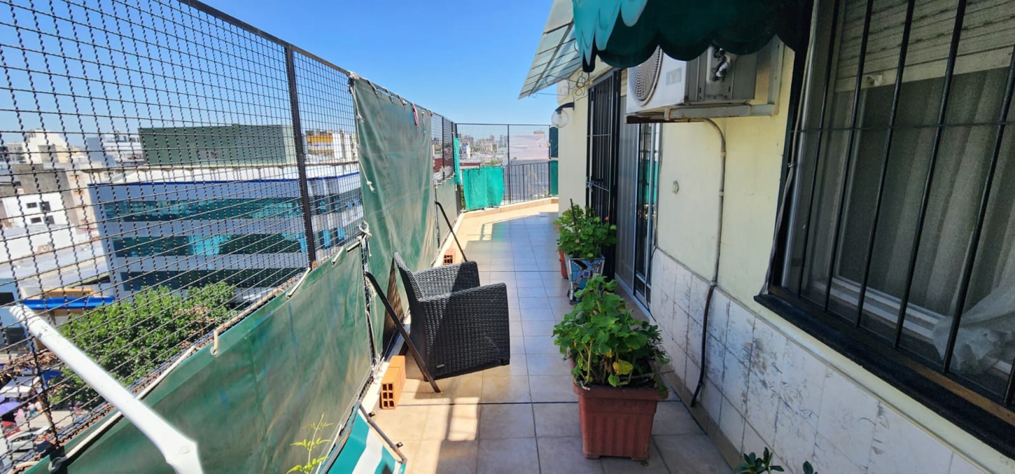 Divino 3 amb al frente con gran balcon terraza Gran recepcion Cocina soñada 2 bños inmaculado estado