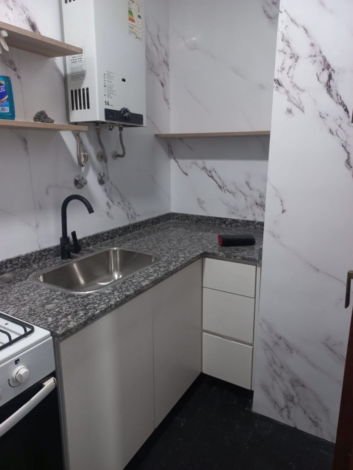 Amplio 3 ambientes cocina y baño a nuevo APTO PROFESIONAL