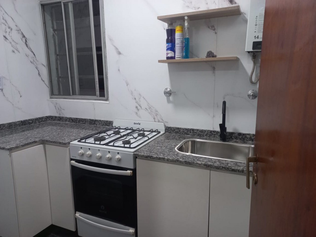 Amplio 3 ambientes cocina y baño a nuevo APTO PROFESIONAL