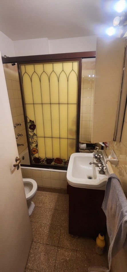 Excelente oficina Apto vivienda 2 ambientes c-frente a gran pulmon abierto de manzana muy luminoso