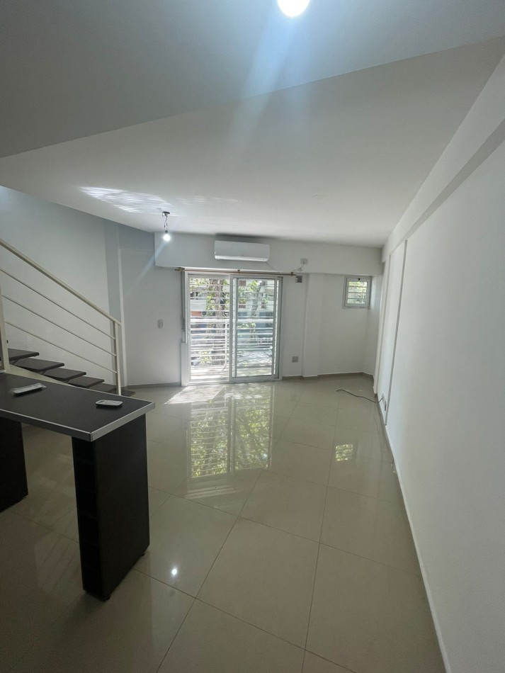 Divino Duplex!!! 2 ambientes frente c/balcon cerca subte B