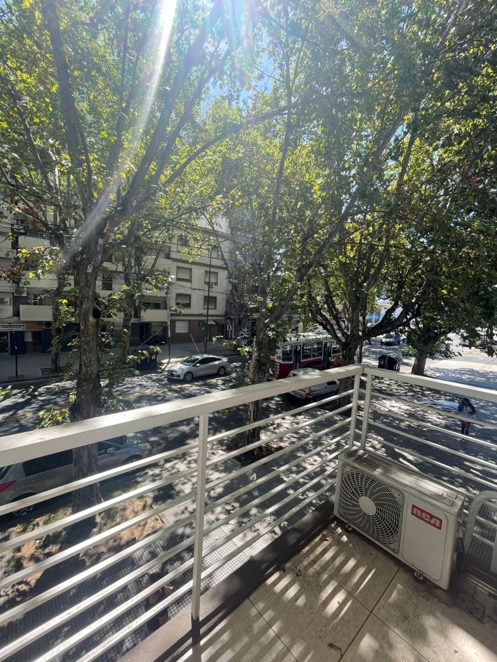 Divino Duplex!!! 2 ambientes frente c/balcon cerca subte B