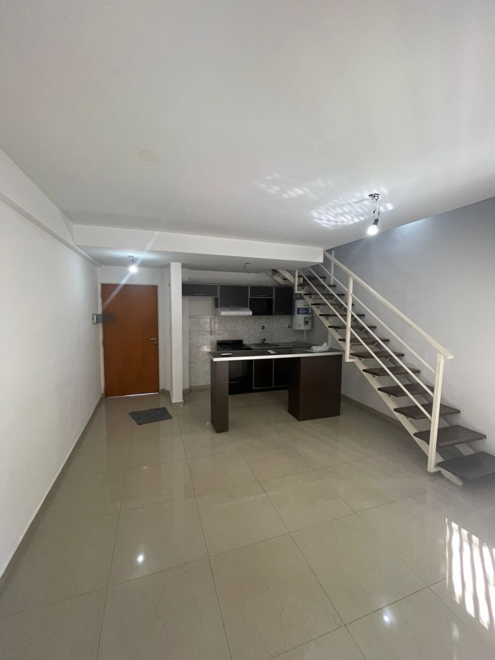 Divino Duplex!!! 2 ambientes frente c/balcon cerca subte B