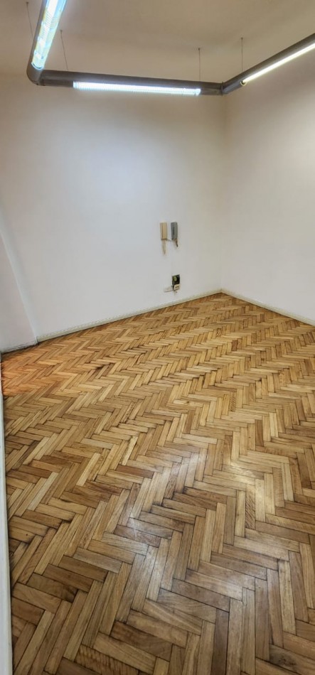Diviiina! Oficina todo el piso planta libre al Frente 2 baños