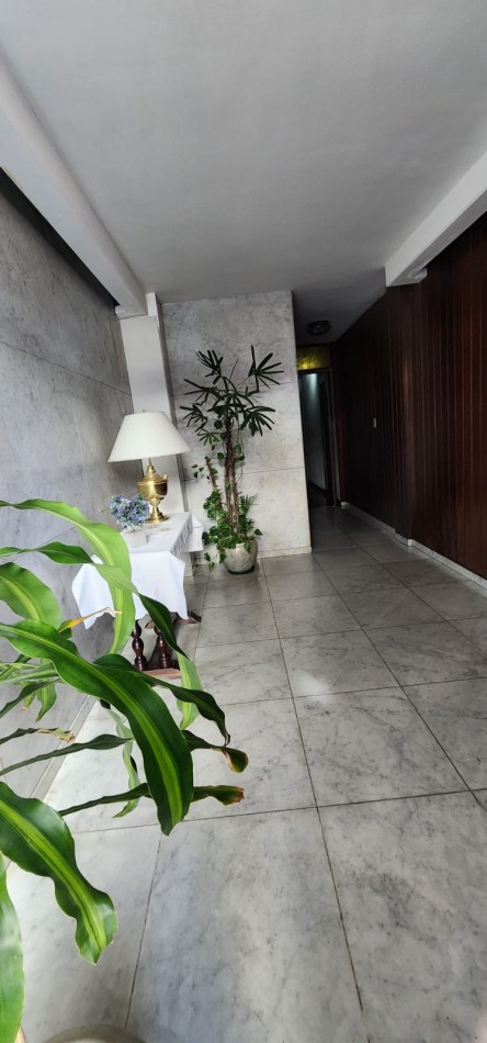 Amplio 3 ambientes cocina y baño a nuevo APTO PROFESIONAL