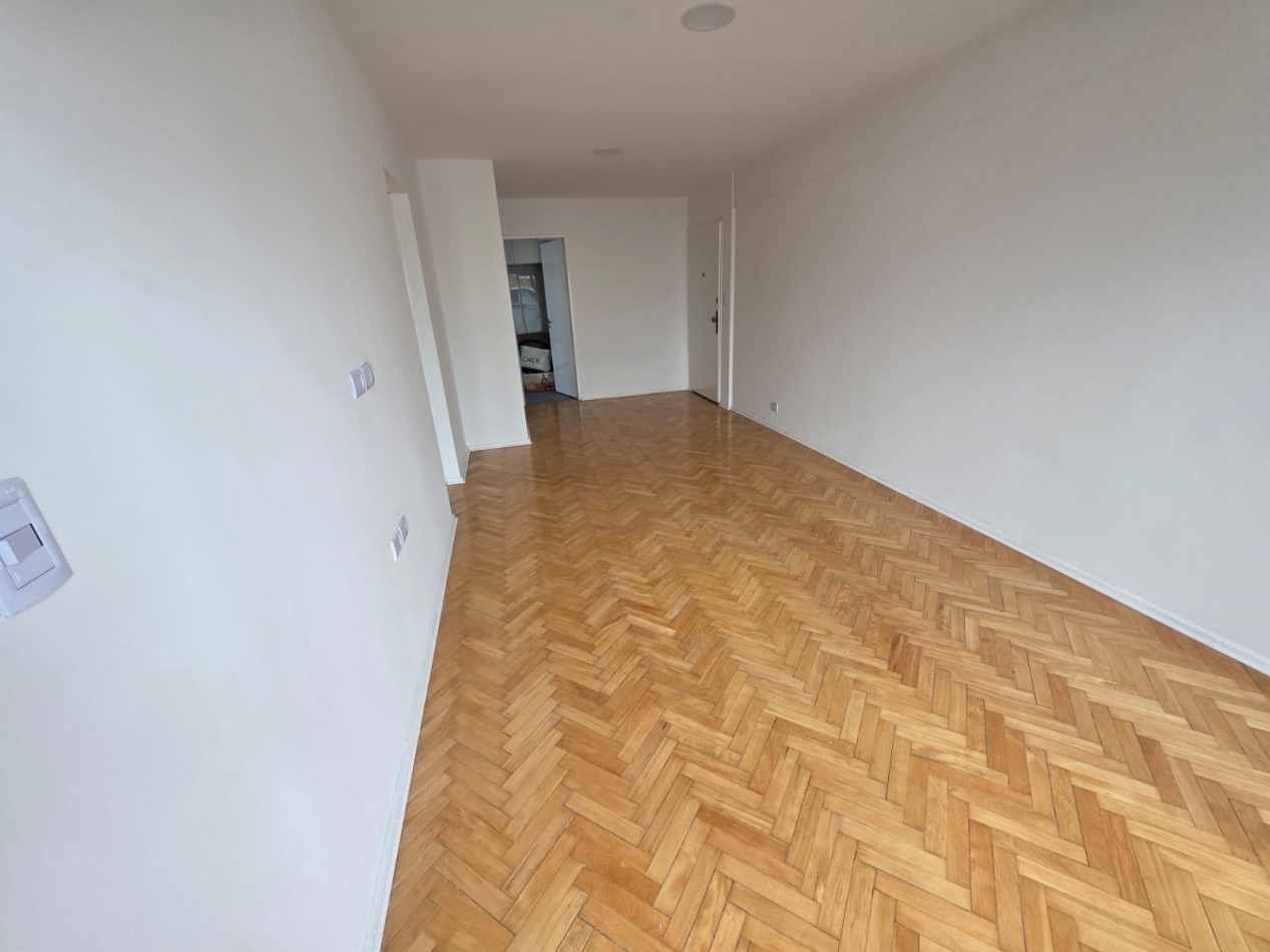 Excelente 3 ambientes a re estrenar balcon aterrazado Vista abierta