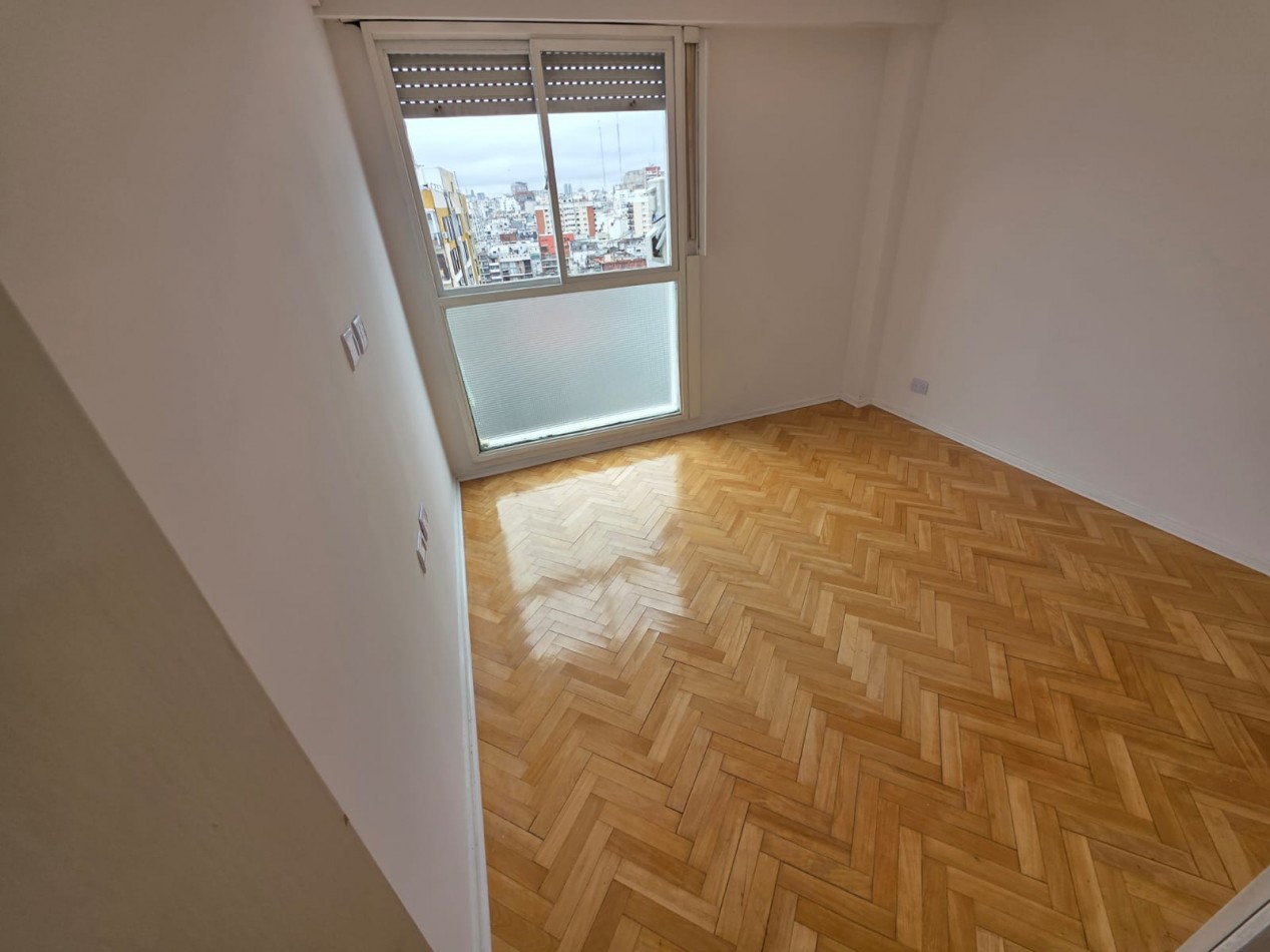 Excelente 3 ambientes a re estrenar balcon aterrazado Vista abierta