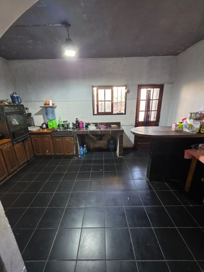 Lote 8.66 x 31.00 Actualmente galpon + vivienda