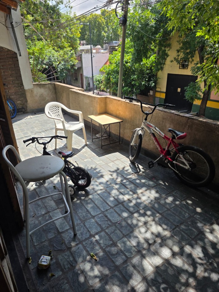 Lote 8.66 x 31.00 Actualmente galpon + vivienda