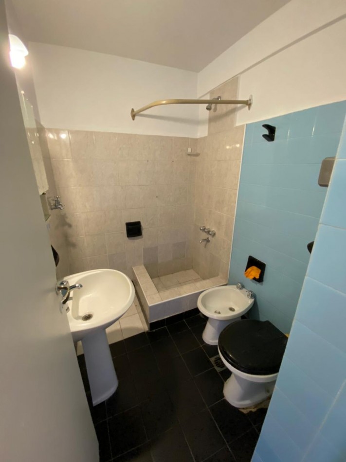  Excelente monoambiente luminoso, cocina independiente Baño