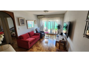 Divino 3 amb al frente con gran balcon terraza Gran recepcion Cocina soñada 2 bños inmaculado estado