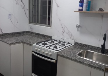 Amplio 3 ambientes cocina y baño a nuevo APTO PROFESIONAL