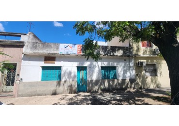 Estupenda casa en lote propio Ideal edificacion 5 pisos de 110m2