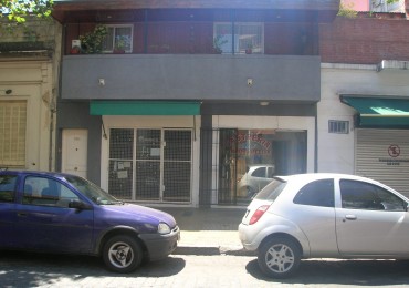 Magnifico local mts.Av De los Incas y Av. Triunvirato subte B Foco Comercial