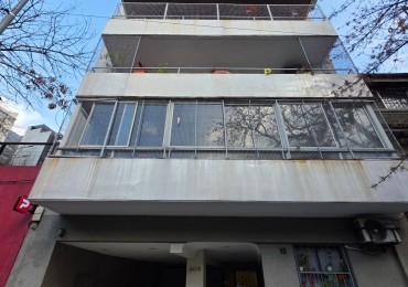 Excelente 2 amb grandes contrafrente abierto con balcon corrido lavadero en cocina